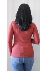 babylook manga longa gola v feminina